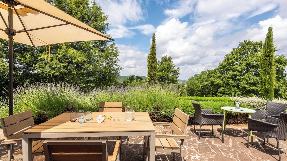 Trequanda Ski Chalet | Chalet "Basilico' with Shared Pool, Private Terrace & Wi-Fi