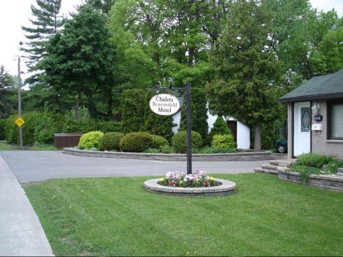 Beaconsfield Hotel | Chalet Beaconsfield Motel