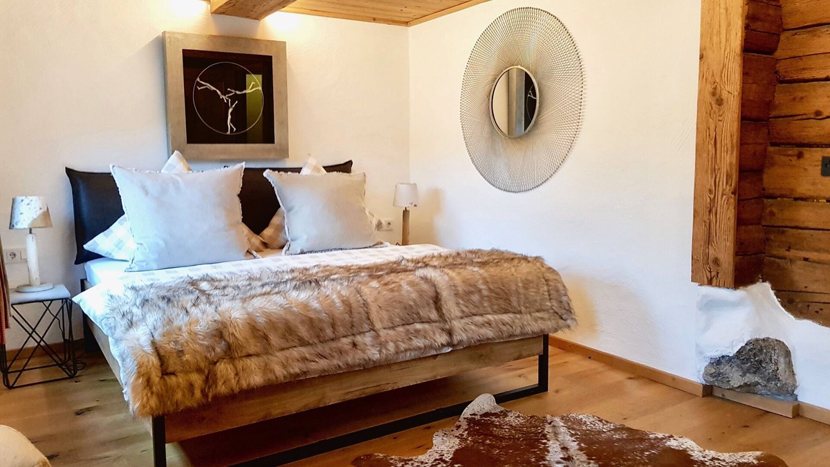 Going am Wilden Kaiser Ski Chalet | CHALET BELLE WILD Design chalet with Kaiser view for 10 by Belle Stay