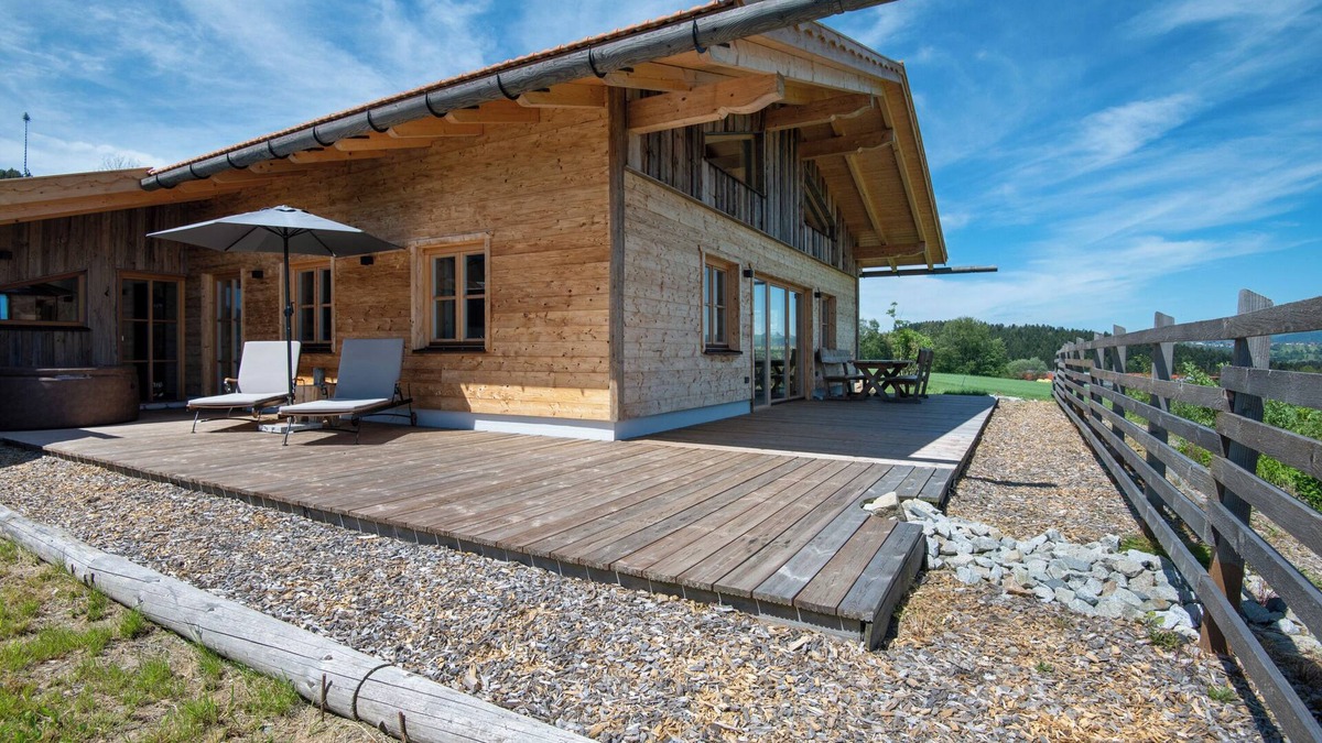 Freyung Ski Chalet | Chalet 'Bergchalet 3' with Private Pool, Private Terrace and Wi-Fi