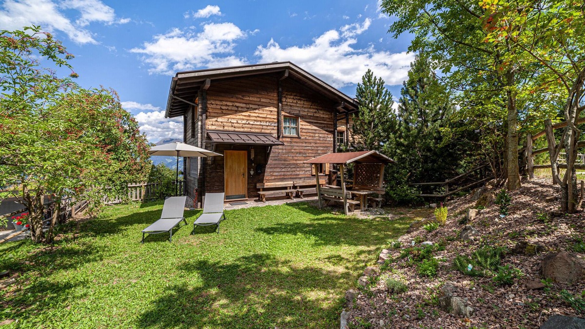 Marlengo Ski Chalet | Chalet 'Bergchalet Refugium Martius' with Mountain View, Garden & Wi-Fi