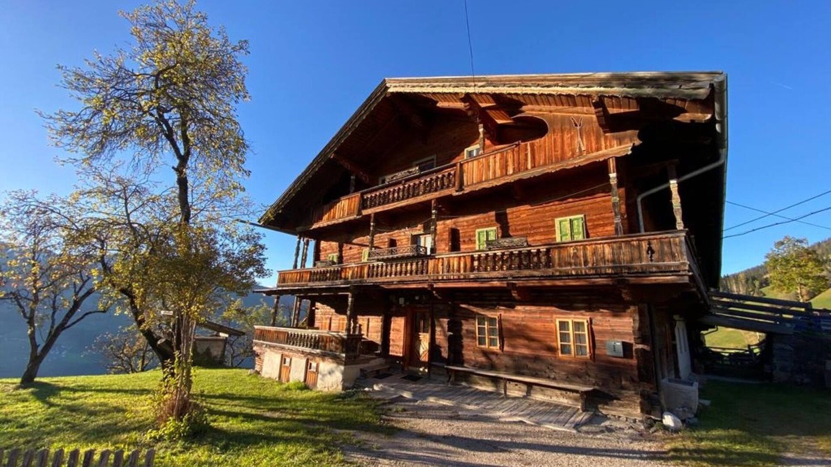 Holdernach House | Chalet 'Berghof Moosen' with Mountain View, Private Terrace and Wi-Fi