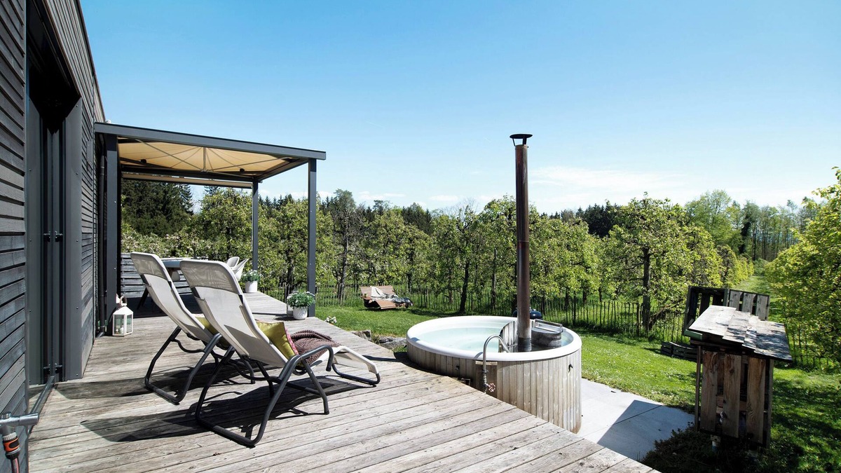 Horgenzell House | Chalet 'Bodensee Oberschwaben' with Private Terrace, Private Garden and Wi-Fi