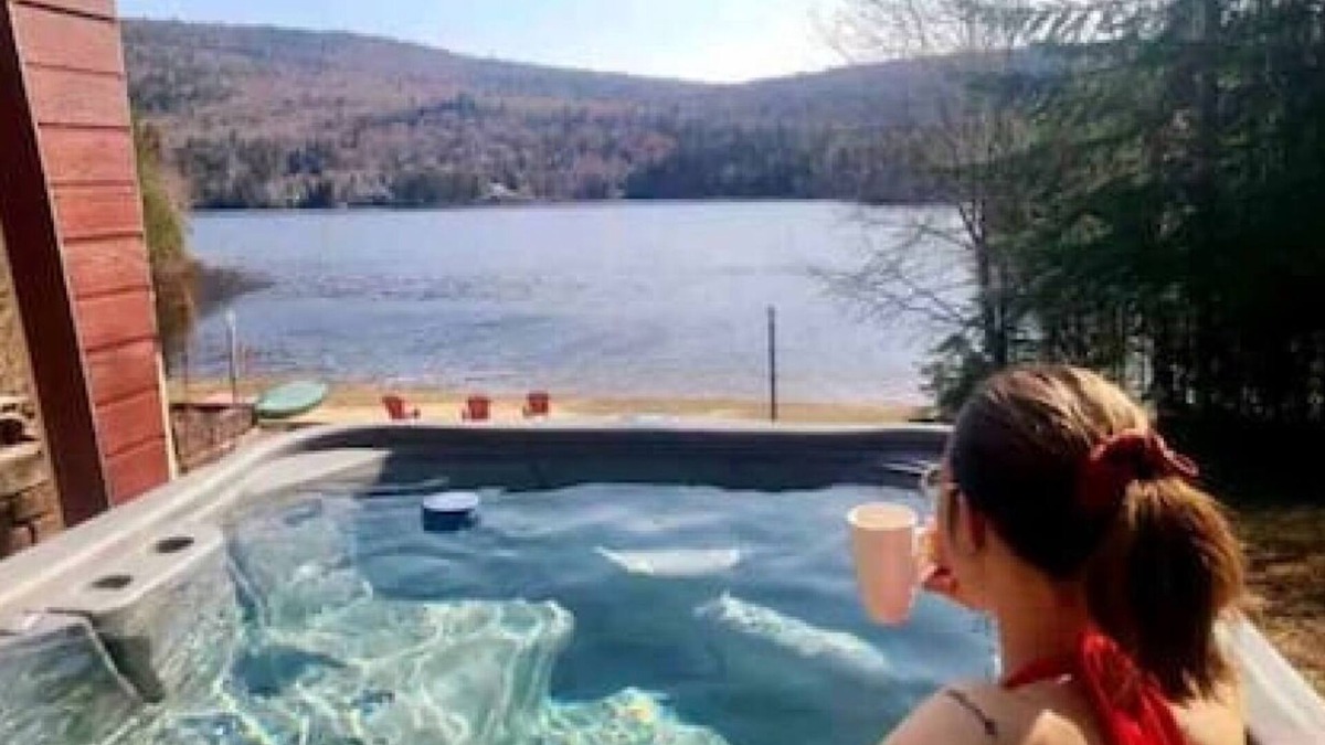 Saint Donat House | Chalet de l'Auberge: Lake with Beach, SPA & Billiards