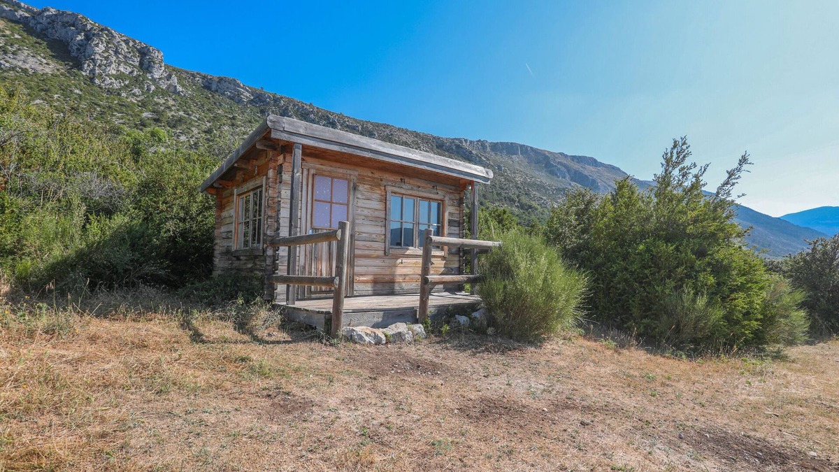 Bargeme Apartment | Chalet 'Cabane Aux Étoiles' with Mountain View, Private Terrace and Shared Garden