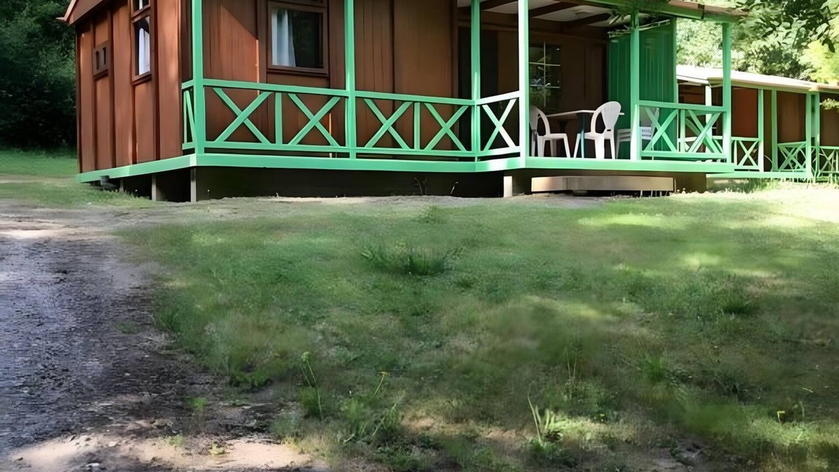 Bretagne-d'Armagnac Apartment | Chalet 'Campitel 4 Personnes 93' with Private Terrace, Private Garden and Wi-Fi