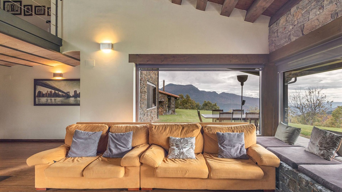 Campelles Ski Chalet | Chalet 'Casa Campelles 2' with Mountain View, Shared Terrace and Wi-Fi