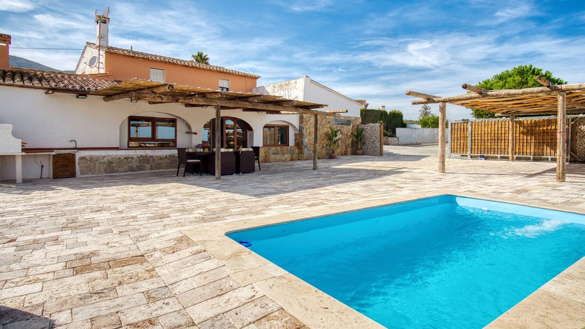 Benissa House | Chalet 'Casa Stone' with Mountain View, Private Pool and Wi-Fi