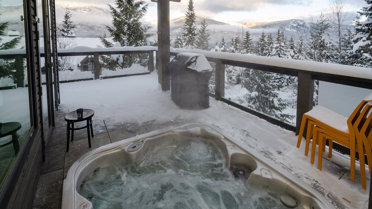 Upper Village Ski Chalet | Chalet Champagne Luxury. TRUE ski in/out, 4 bed/4 bath Magnificent Views Hot Tub