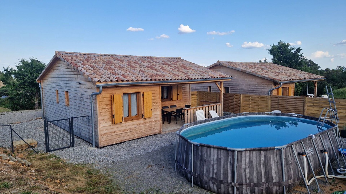 Montreal Ski Chalet | Chalet Chataigniers-holiday home 4/6 people
