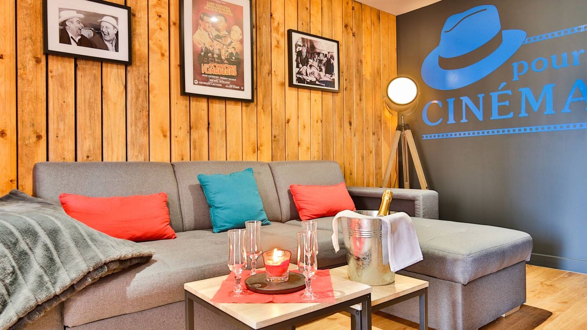 Clermont-Creans Ski Chalet | Chalet cinema les belles ouvrieres