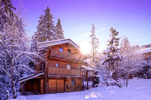 La Perriere Ski Chalet | Chalet Côté Cœur, La Tania, with Outdoor Hot Tub and 7 Ensuite Rooms