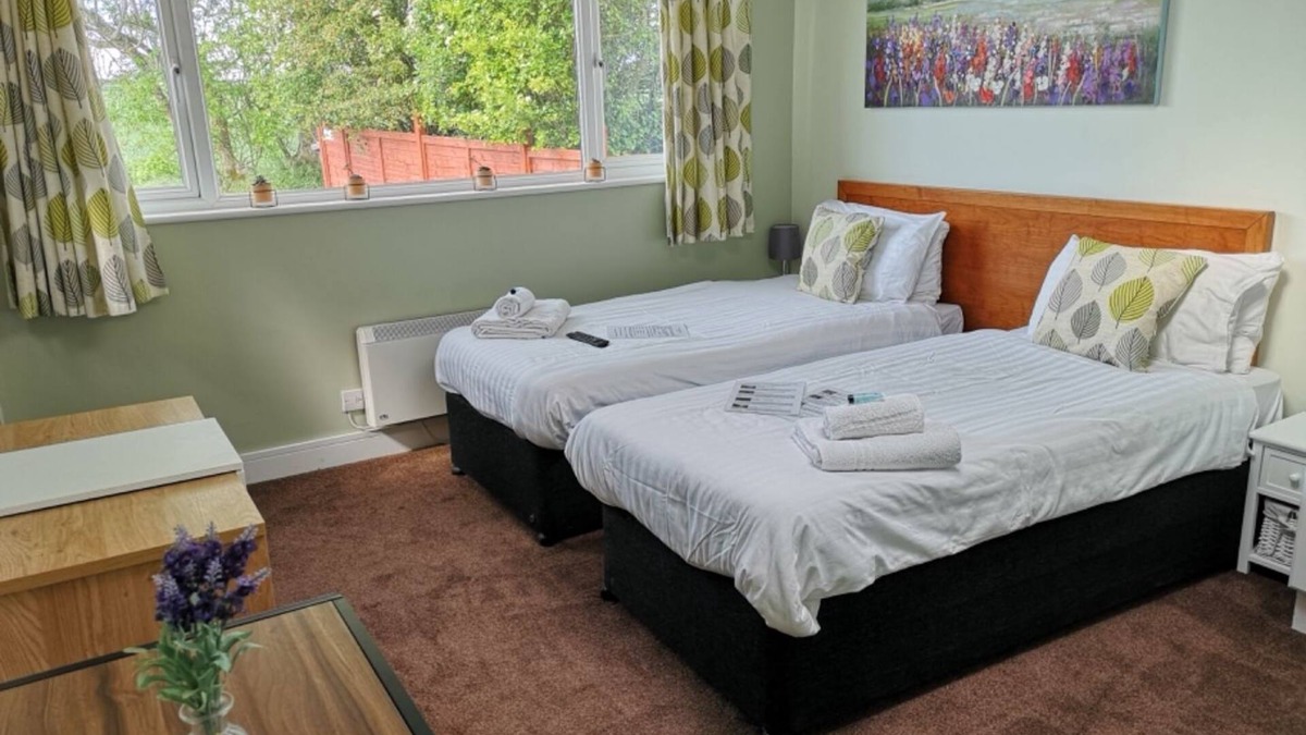 Streatley Ski Chalet | Chalet Cottages - Ruby Cottage