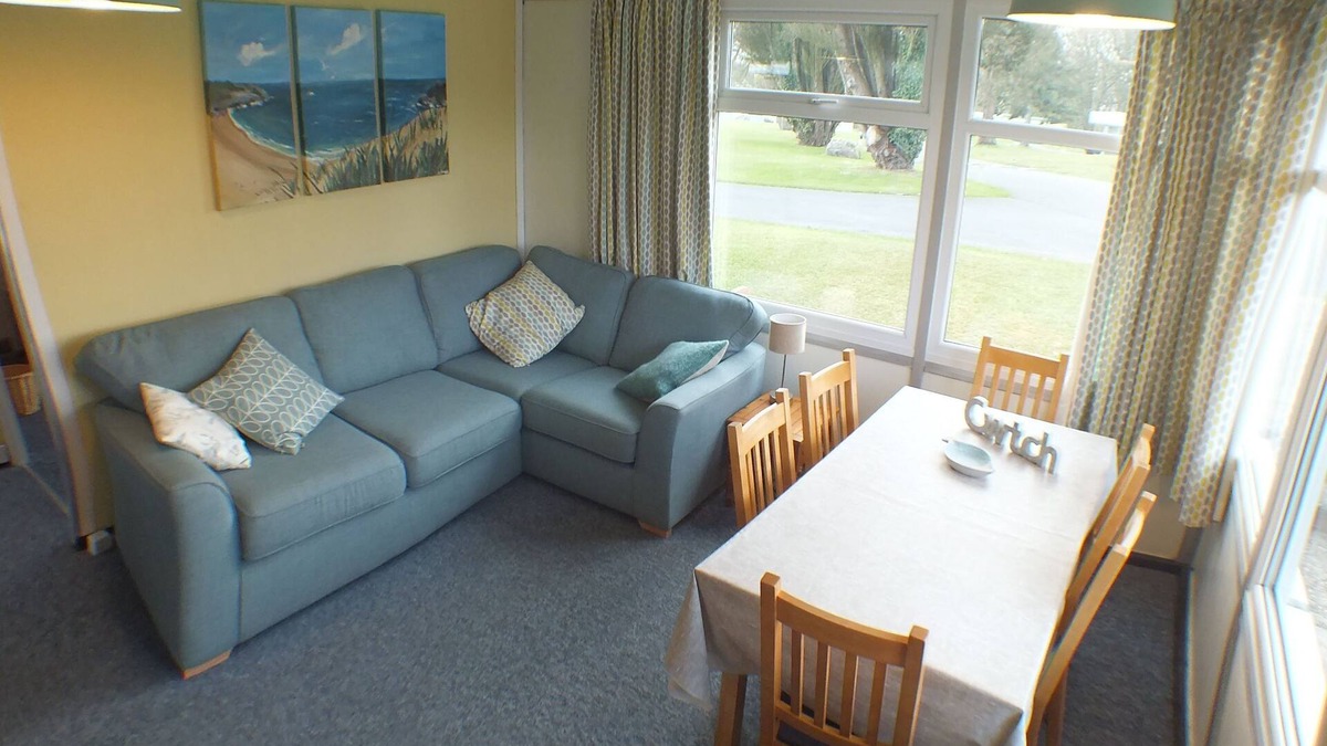 Haverfordwest Ski Chalet | Chalet Cwtch, a cosy 5 bed holiday cottage in Roch, Pembrokeshire