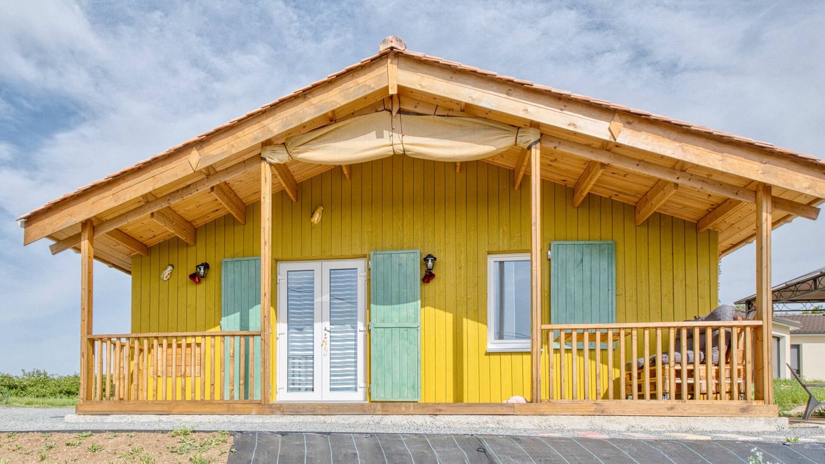 Thenac Ski Chalet | Chalet 'De Campagne En Dordogne' with Private Terrace