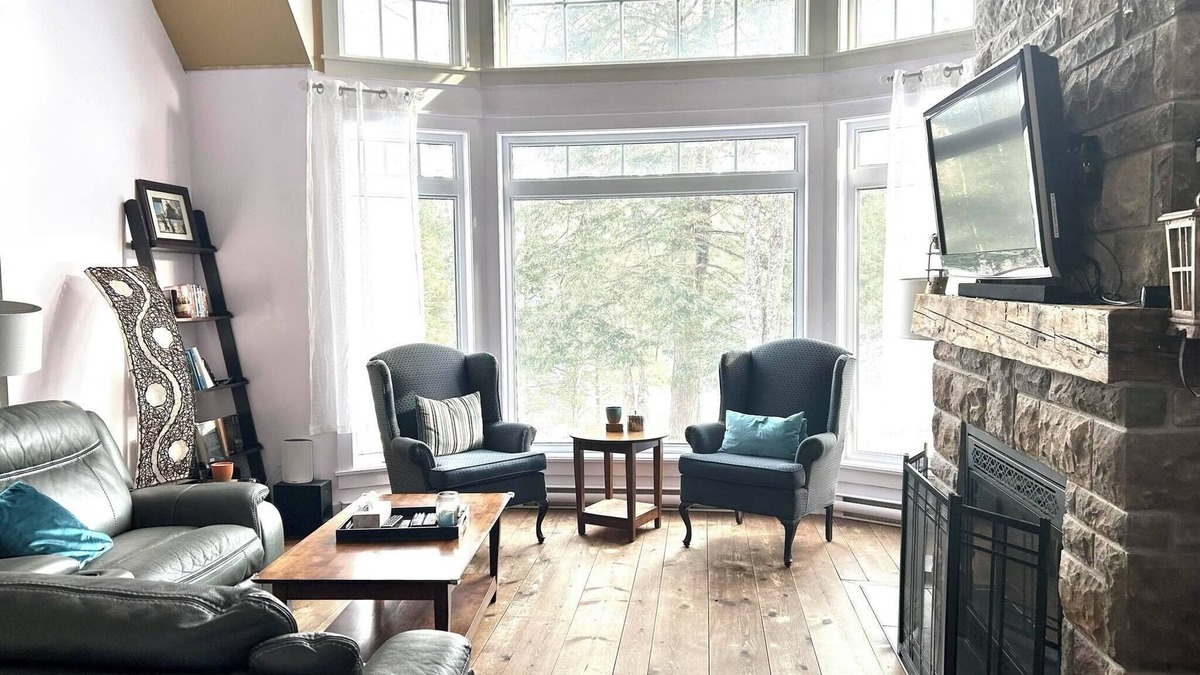 Stanstead Township Ski Chalet | Chalet de Luxe & Paisible @ au Bord du Lac Memphrémagog