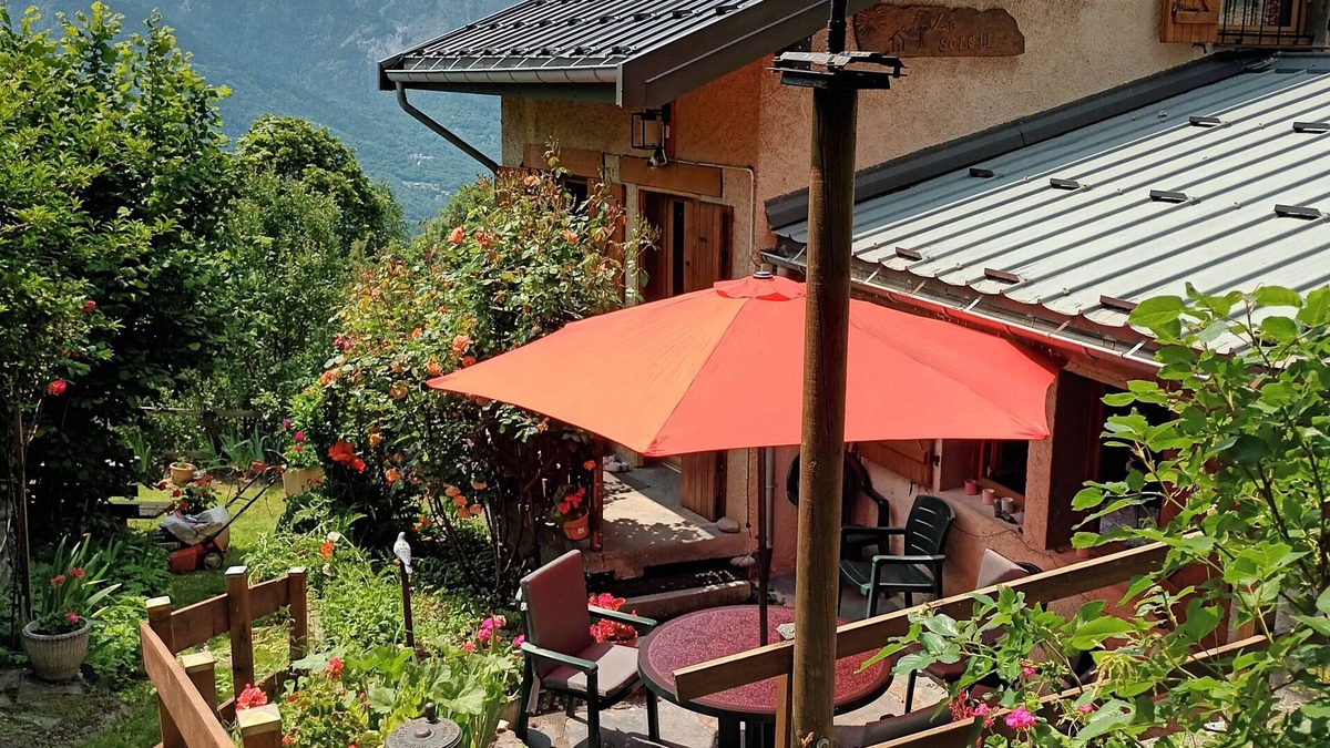 Orelle Ski Chalet | CHALET DE MONTAGNE AT 1170 m HAMEAU DE LA COMMUNE DE ORELLE. SUMMER WINTER