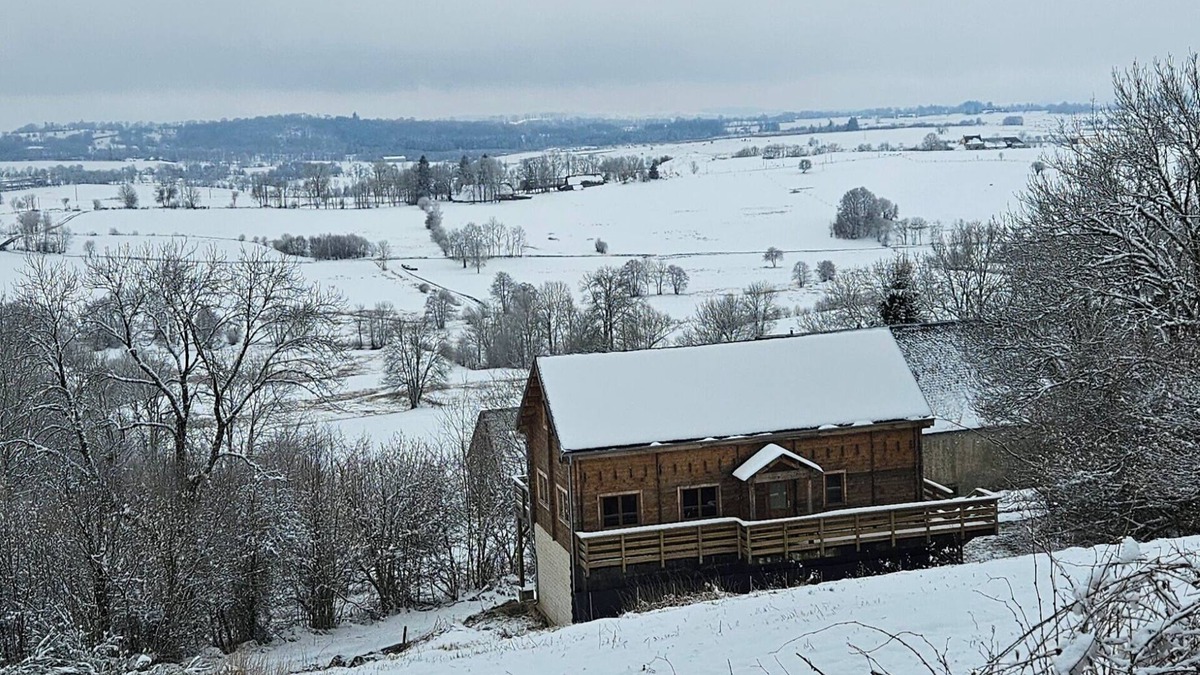 Picherande Ski Chalet | Chalet des Fouilloux, spacious, peaceful, in the heart of nature with panoramic views.