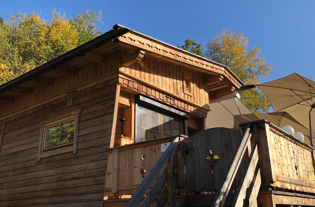 Distelberg House | Chalet - Direkt am 5 Sterne Campingplatz Aufenfeld im Zillertal mit Hallenbad und Sauna