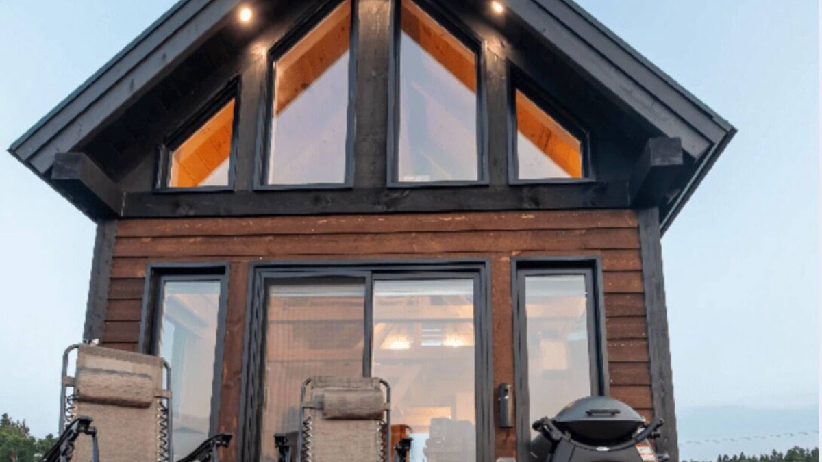 Gaspe Ski Chalet | Chalet double arrière style suisse