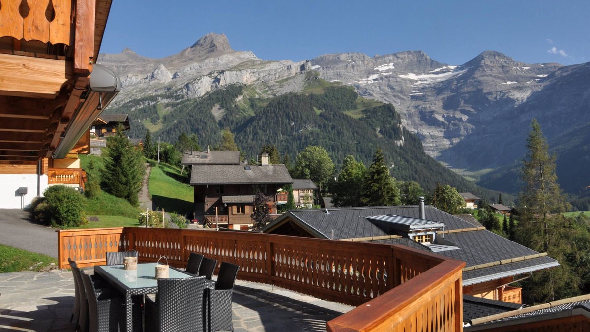 Ormont-Dessus Ski Chalet | Chalet Edelweiss Stunning Glacier View