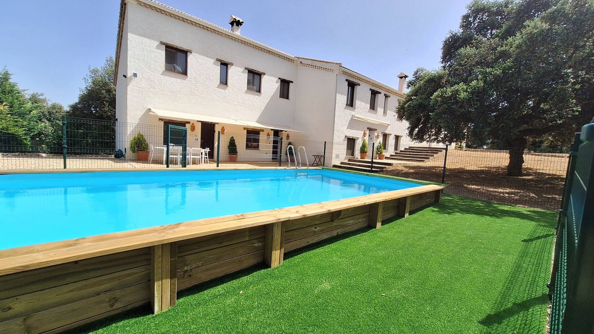 Las Nogueras House | Chalet 'El Pinar De La Lobera' with Mountain View, Shared Pool and Wi-Fi