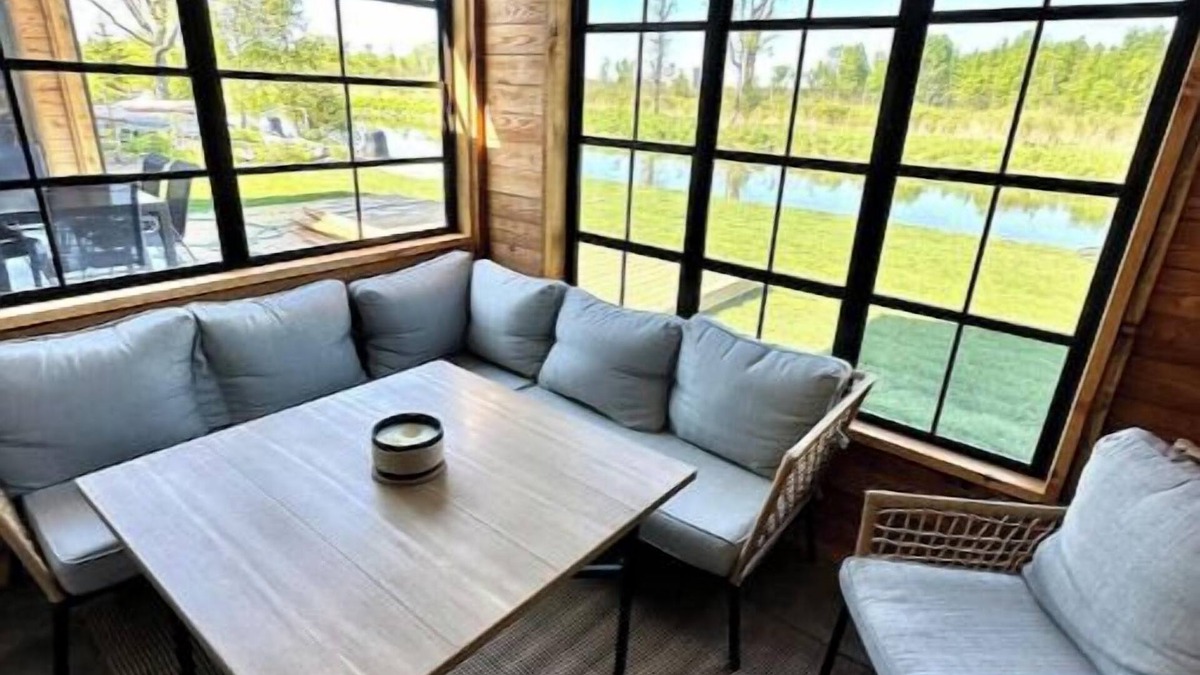 Saint-Anicet Ski Chalet | Chalet en Bordure du Canal le 236