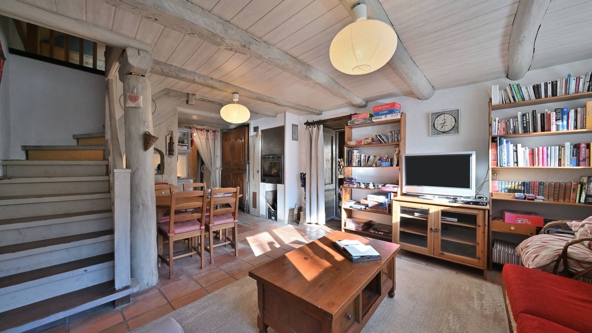 Bonac-Irazein House | Chalet En so de Gusti – Peaceful Escape in the Pyrenees, Perfect for Hiking & Relaxation