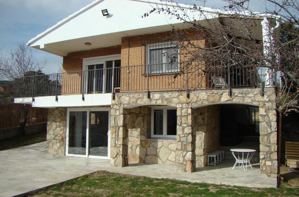 El Tiemblo House | Chalet con piscina y BBQ para 10 personas