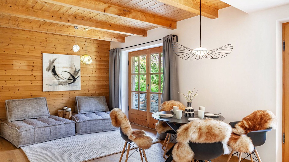 Sankt Anton am Arlberg Apartment | Chalet 'Flocke Appart Schneehase' with Mountain View, Private Terrace and Wi-Fi