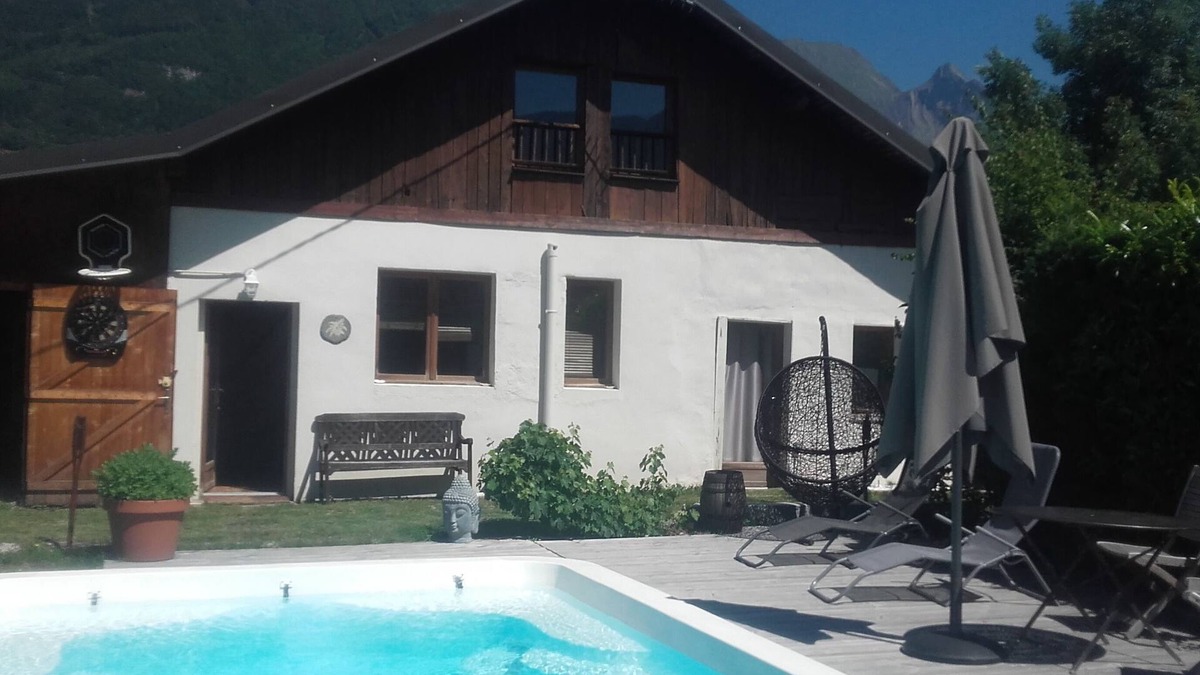 Gilly-sur-Isere Ski Chalet | Chalet Fleur de Neige, at the foot of the Bauges massif, 5 minutes from Albertville!
