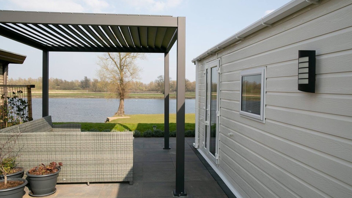 Terwolde House | Chalet for 4 people, located on the water