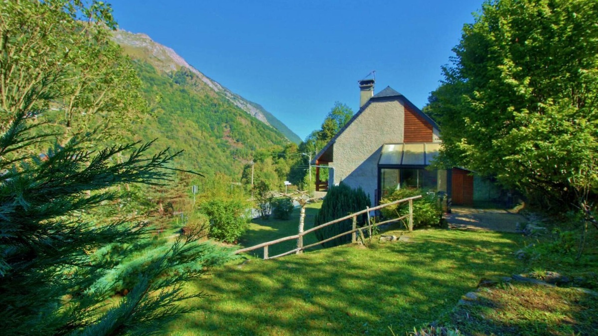 Cauterets Ski Chalet | Chalet for 8 people