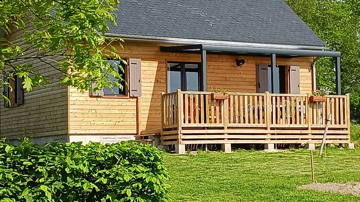 La Chapelle-Saint-Geraud Ski Chalet | Chalet en Campagne Corèzienne Avec Piscine et vue Panoramique