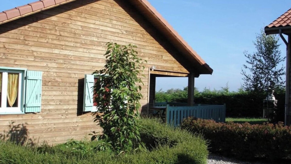 Saint-Mamet-la-Salvetat House | Chalet 2 Lou Braisadou on the farm with heated indoor pool