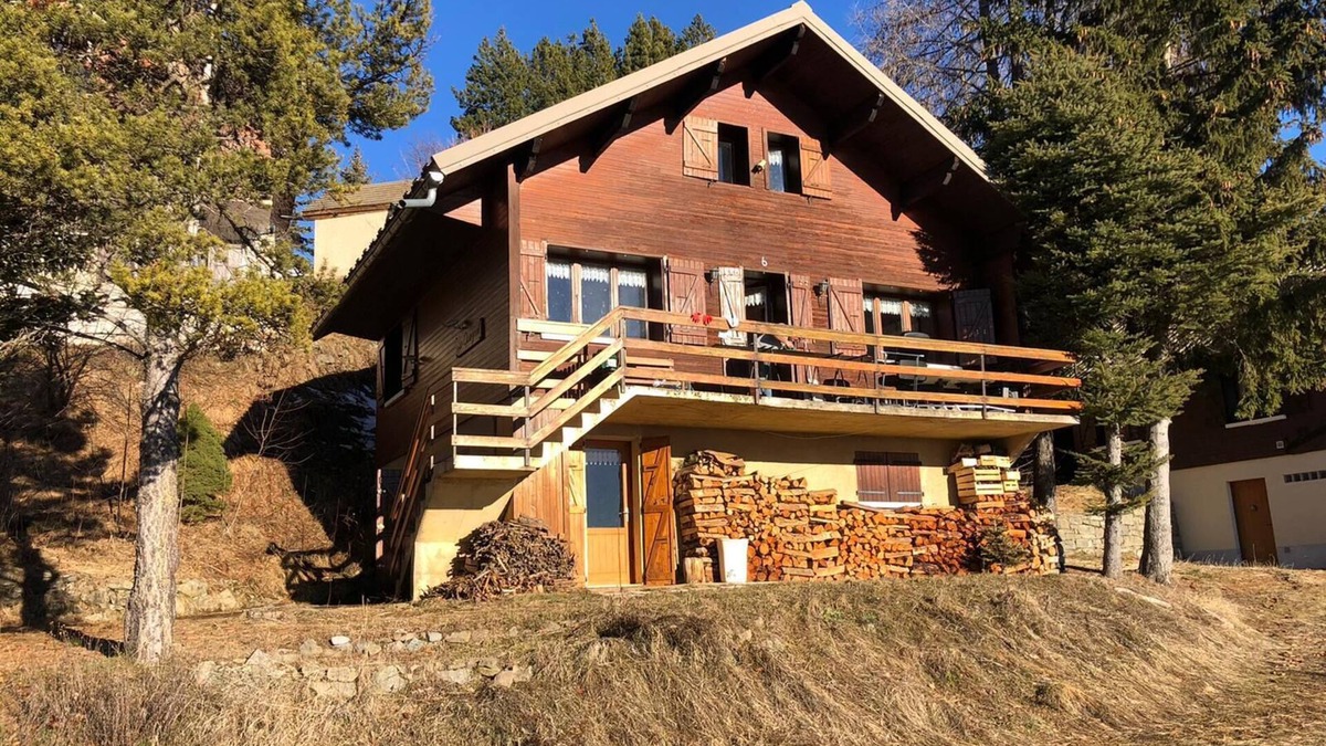 Saint-Michel-de-Chaillol Ski Chalet | Chalet at the foot of the pistes, 180° view