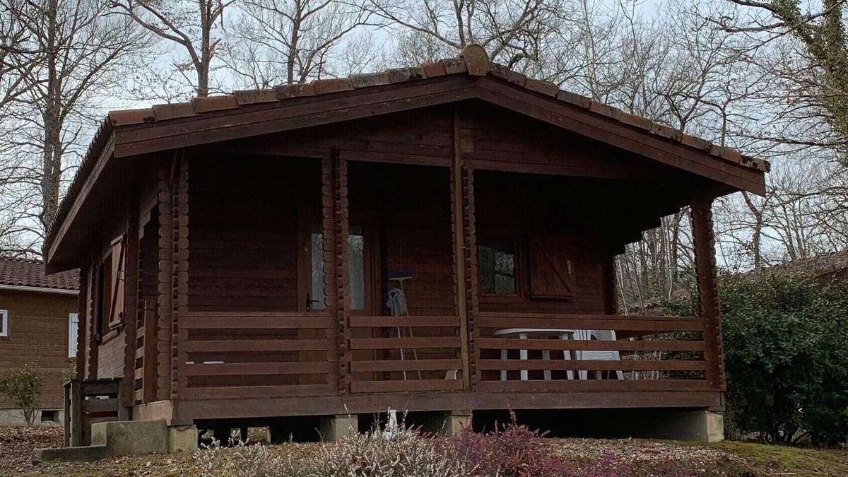 Bretagne-d'Armagnac Apartment | Chalet 'Guzet 4 Personnes 6' with Private Terrace, Private Garden and Wi-Fi
