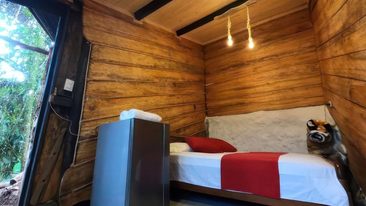 El Carmen de Viboral Cabin | Chalet HIDDEN Access to the Rio Cristalino/Fireplace/Hammocks