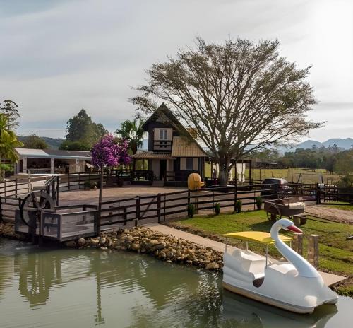Nova Veneza House | @Chalet.Home