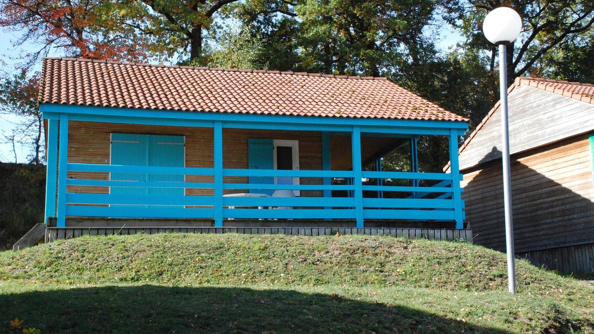 Blavignac Ski Chalet | Chalet*, ideal for hikers, living room, 2 bedrooms, shower room, indoor pool