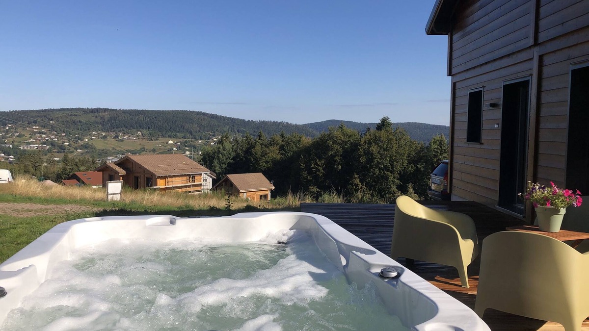 Gerardmer Ski Chalet | Chalet Idyll with jacuzzi, close to the ski slopes and city, charges included