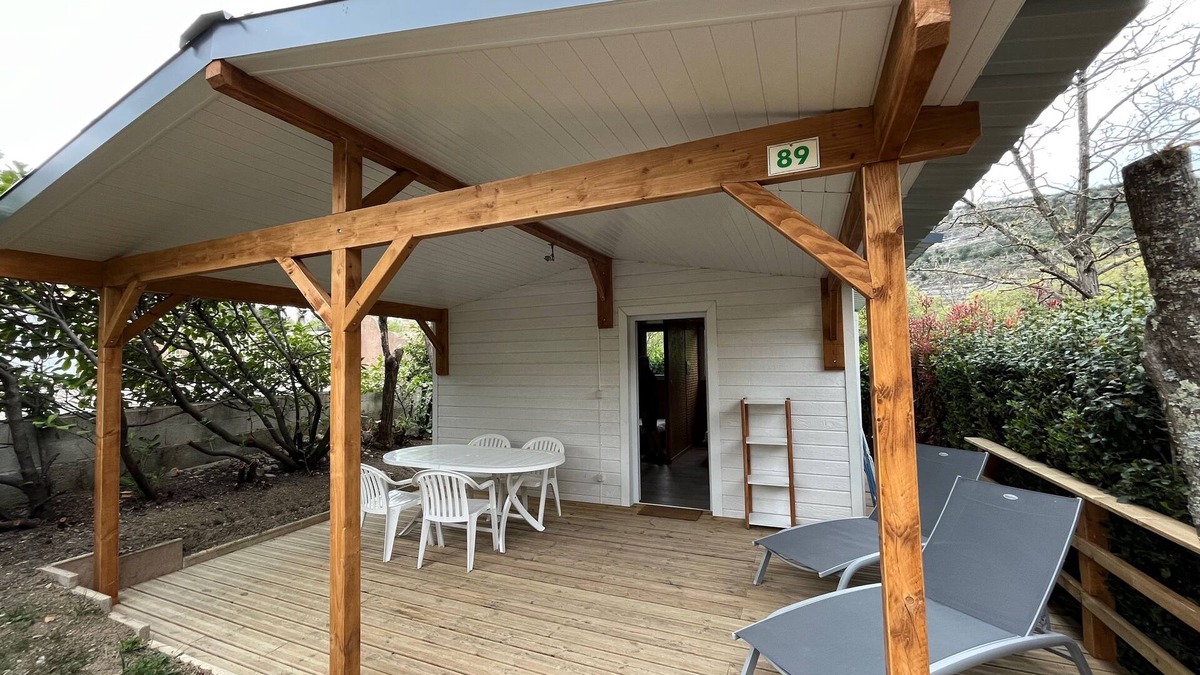 Montreal Ski Chalet | Chalet in a residential campsite in South Ardèche