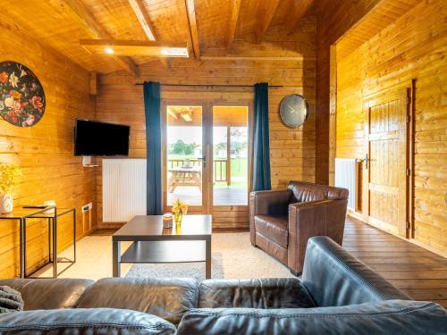 Municipality of Valkenswaard Ski Chalet | Chalet in Brabant near Nature Reserves