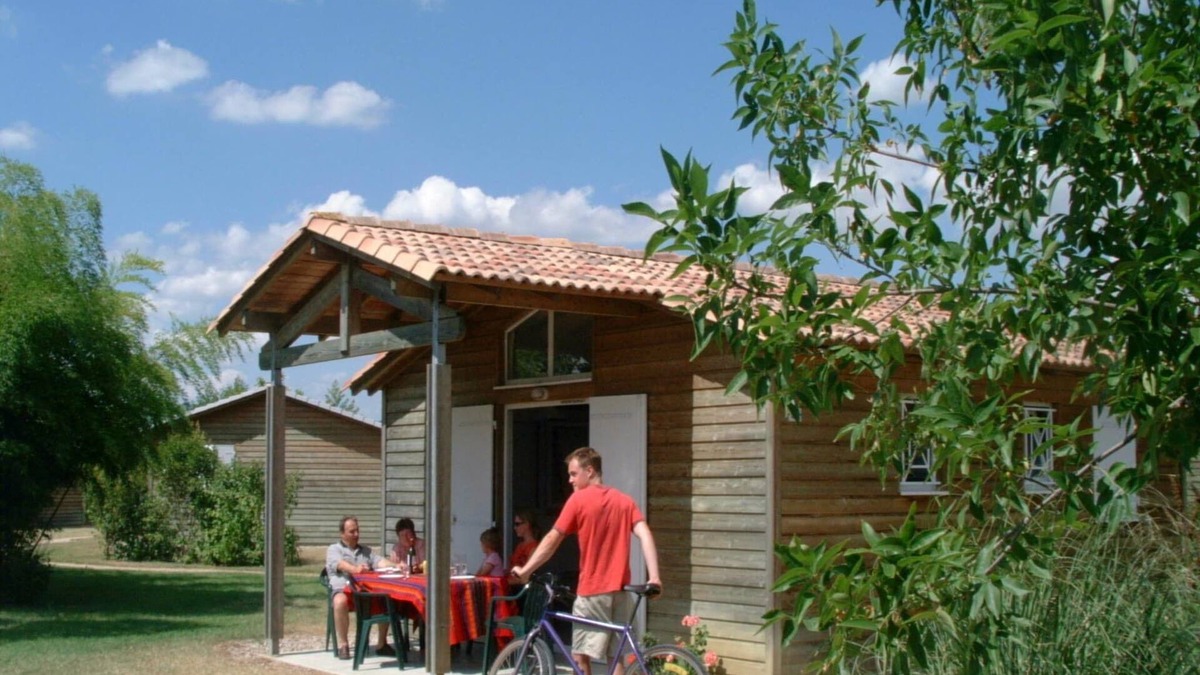 Castelmoron-sur-Lot House | Chalet in France with Garden Terrace