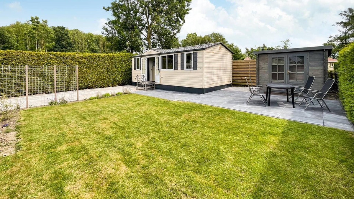 Tzummarum House | Chalet in Friesland near Wadden Sea