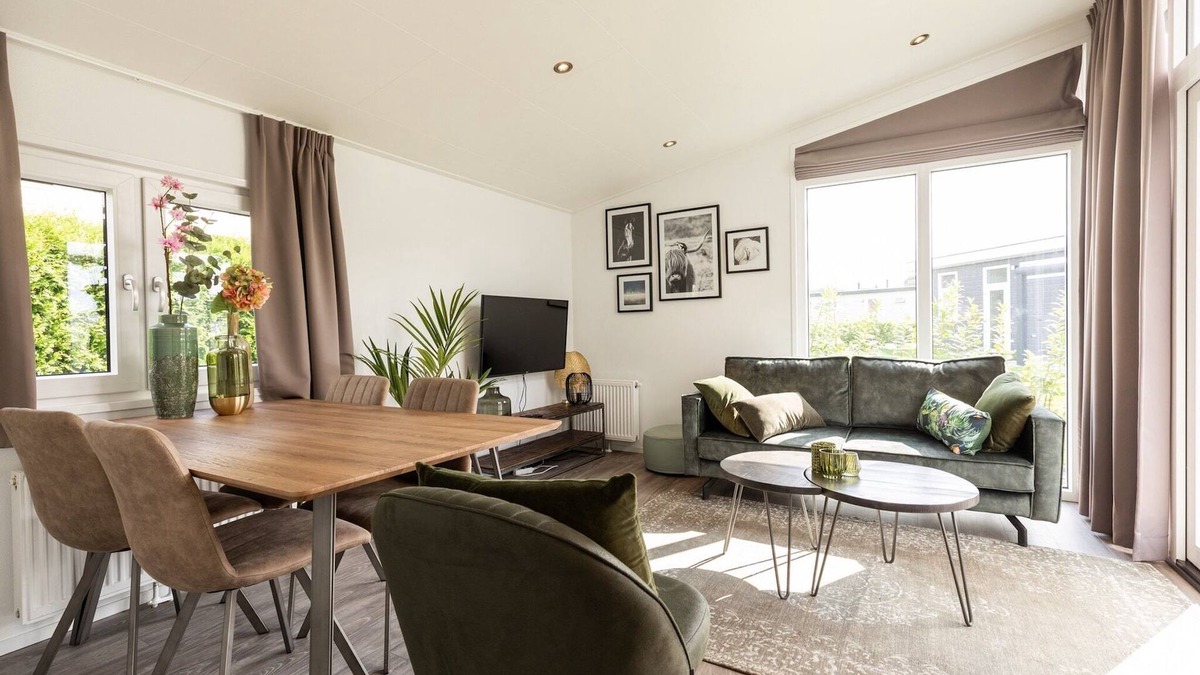 Lathum Ski Chalet | Chalet in Gelderland with Spacious Garden