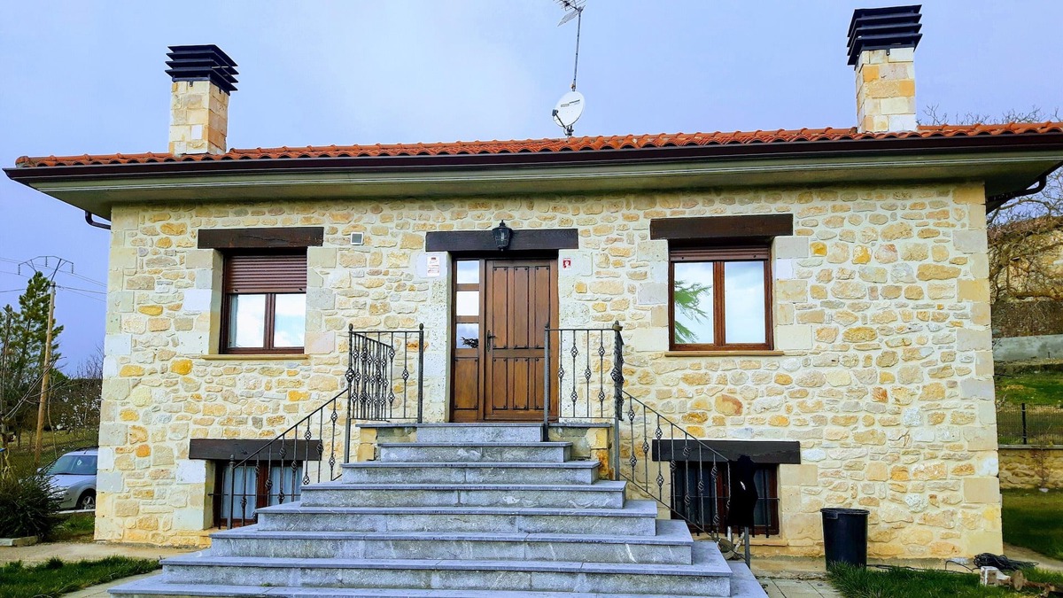 Merindad de Cuesta-Urria House | Chalet in Las Meridades VUT 09/79