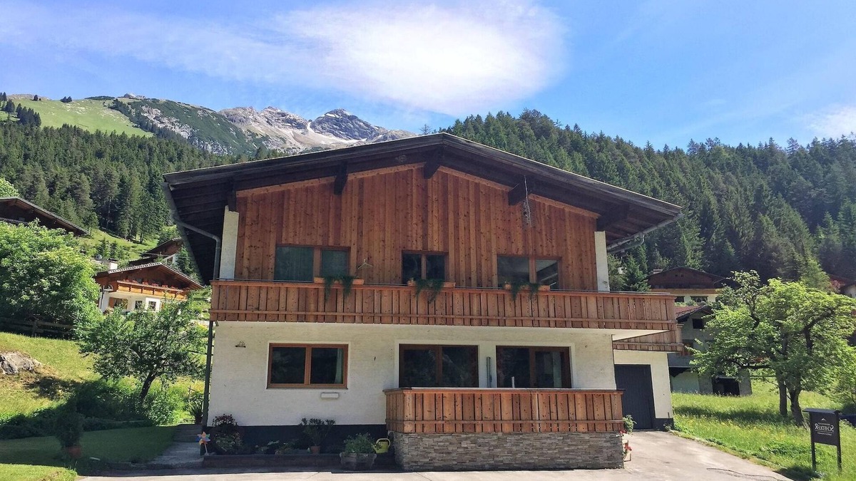 Steeg Apartment | Chalet in Steeg near Ski Slopes