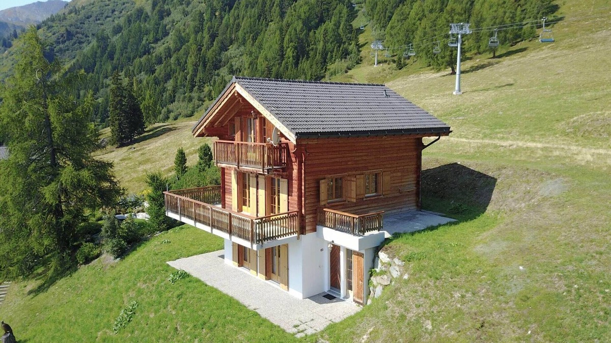 Vex Ski Chalet | Chalet in Swiss Alps with Ski-In/Ski-Out