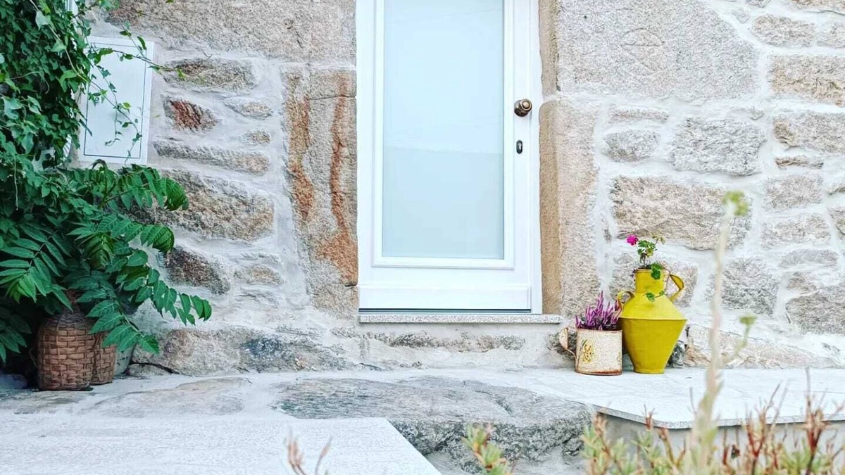 Alijo Cottage | Chalet in the Douro. Animals accepted In the Douro and Tua valley natural park